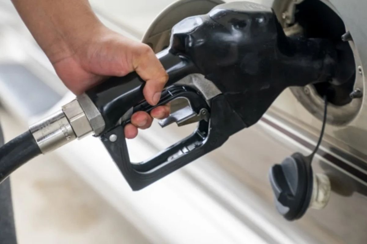 Early fuel outlook points to more GOOD news for South Africa's motorists