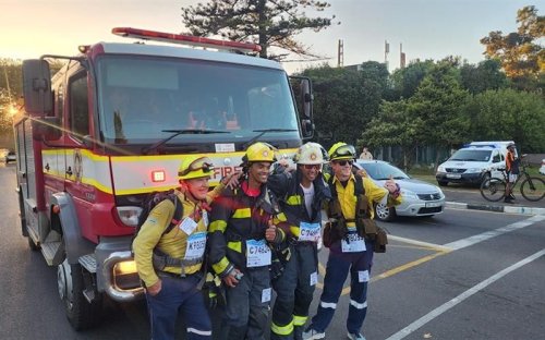 Former Springbok hooker joins Cape Town firefighters in charity run