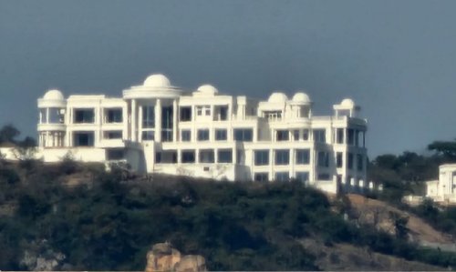 'Mpumalanga's State House': A look at Robert Gumede's mansion [photos]