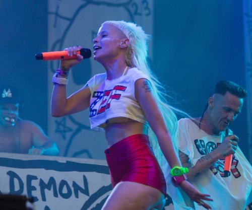 Die Antwoord fans recreate entire song using software [Watch]