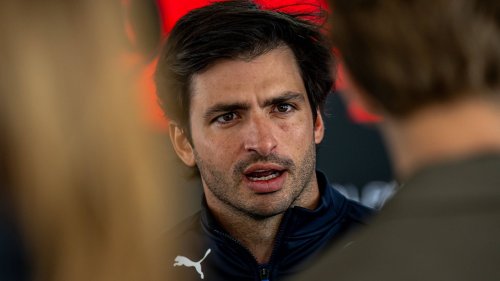 Terrified Carlos Sainz Gets First Grey Hair Plucked Out, Ready to Risk 10 More: “I’m 30 Man!”