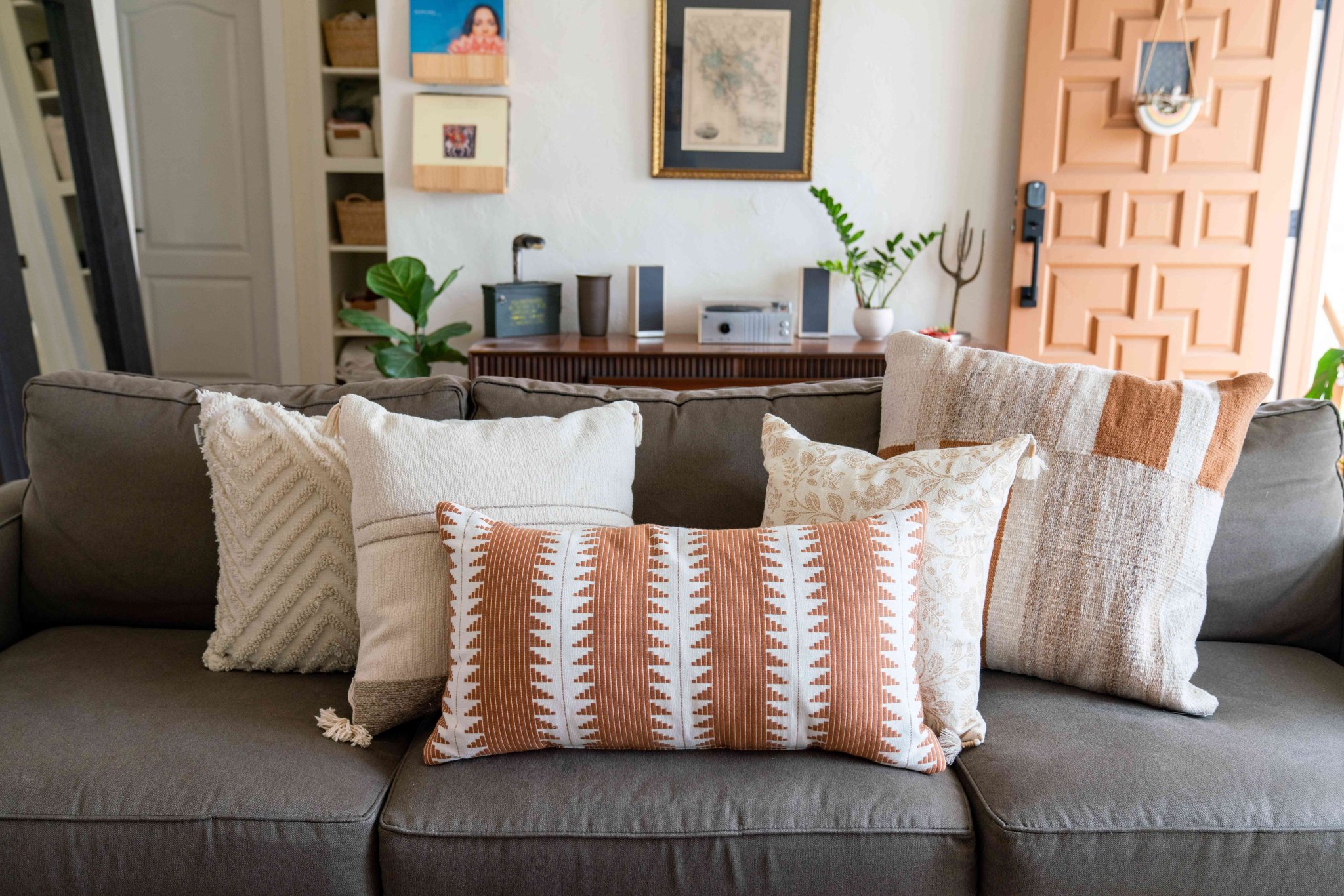 Guide to Common Fabric Patterns and Types
