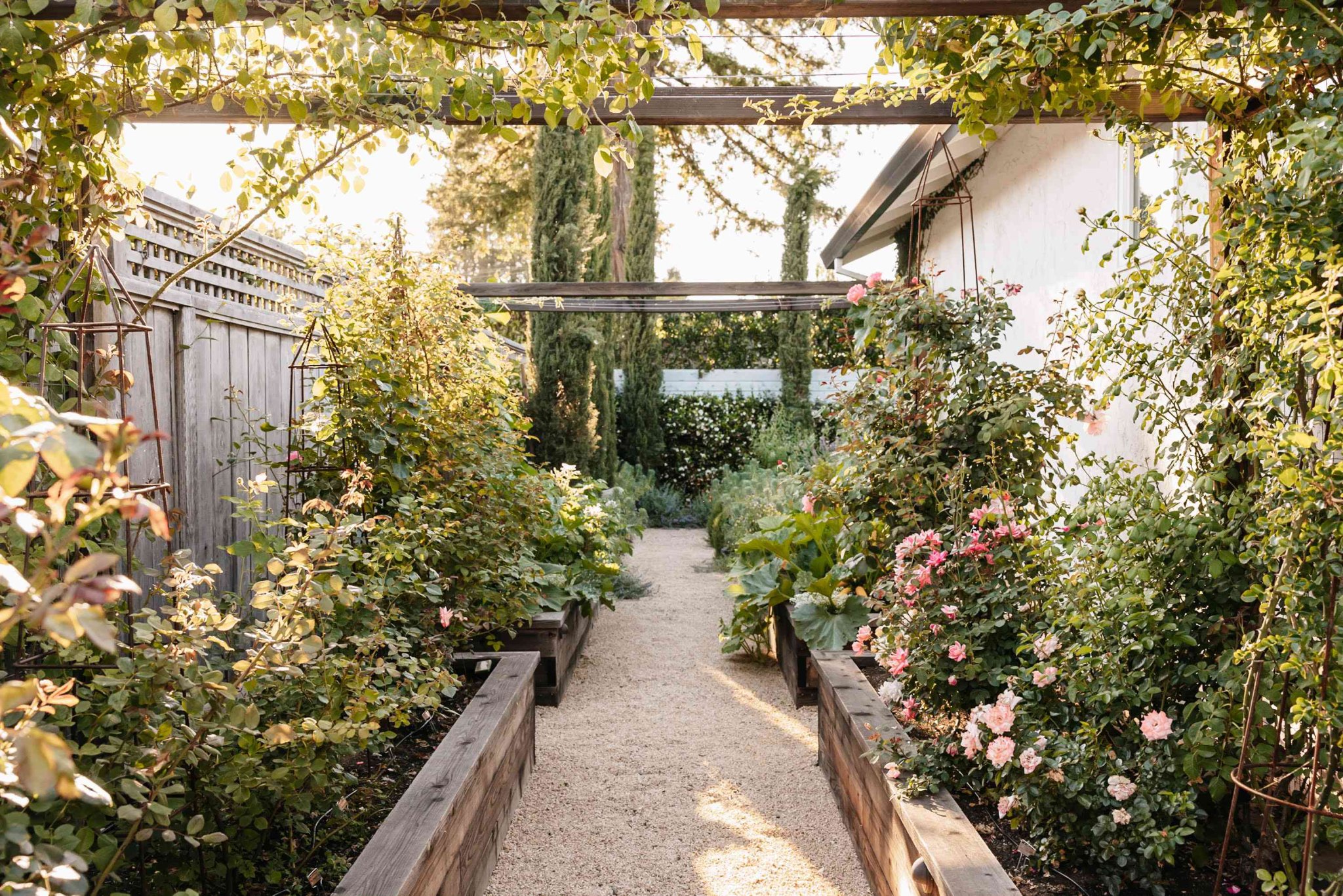 13 Cheap DIY Garden Path Ideas for a Pretty, Budget-Friendly Walkway