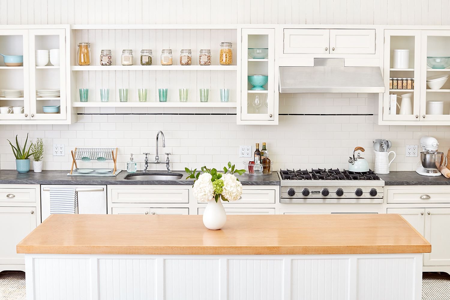 A Checklist for How To Store Every Item You Use in Your Kitchen