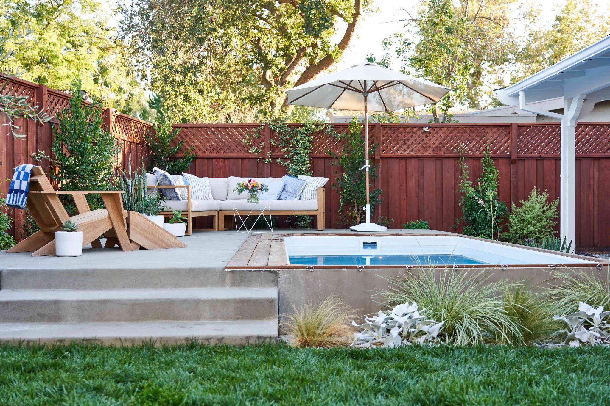 16 Easy Ways to Block a Neighbor's View of Your Yard