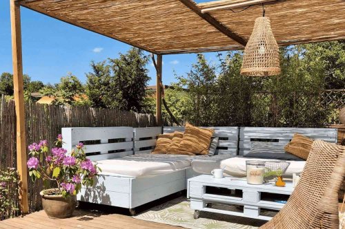 12 Dreamy Pergola Roof Ideas to Add Shade and Style to Your Outdoor Space