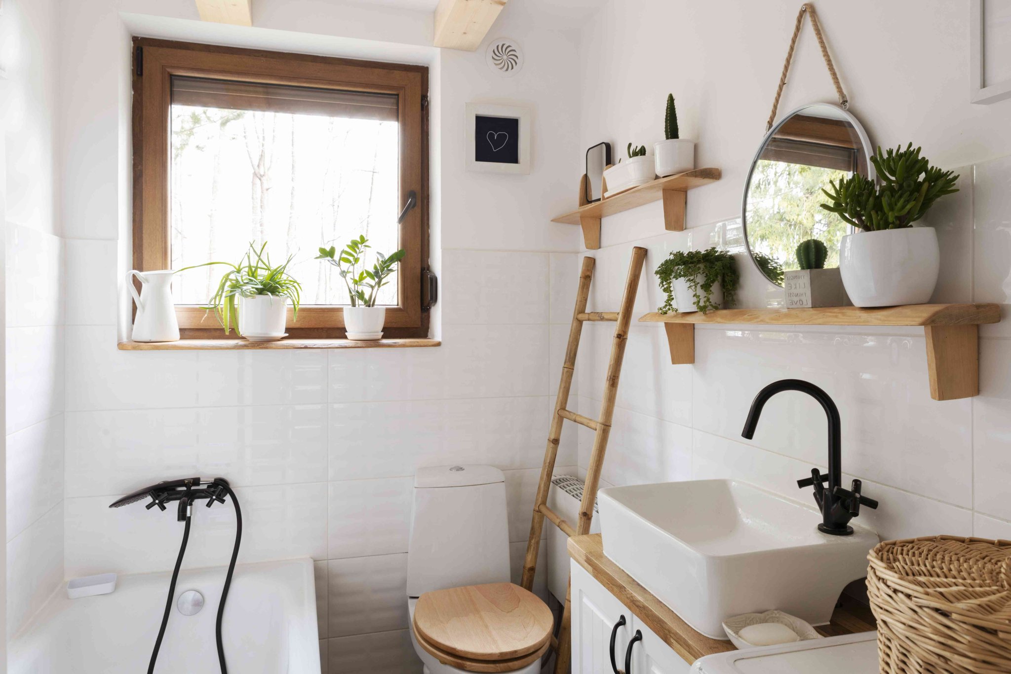 5 Things That Always Make Your Bathroom Look Small, According to Designers