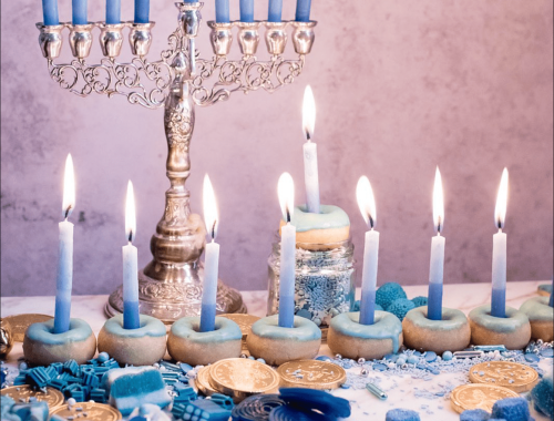 13 Hanukkah Table Decor Ideas for a Festive Celebration