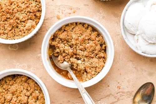This Buttery, Crumbly Apple Crisp Will Be a Family Favorite