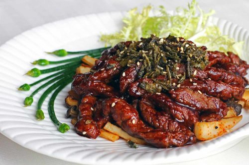Make Flavorful Honey Beef With Toasted Sesame Seeds