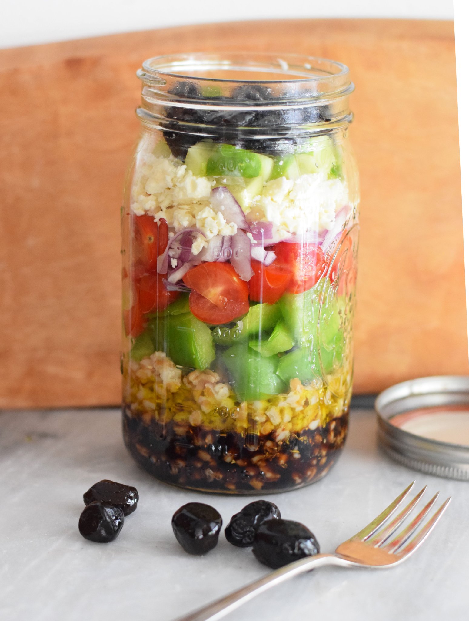 6 Easy and Filling Salads You Can Fit into a Mason Jar