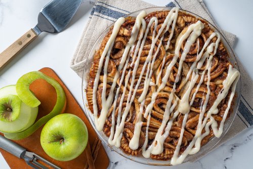 Combine Cinnamon Rolls and Apple Pie Into One Unbelievable Fall Dessert