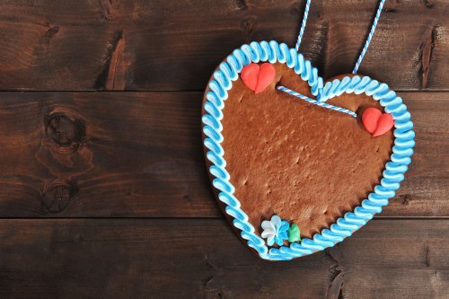 Bake German Gingerbread Hearts