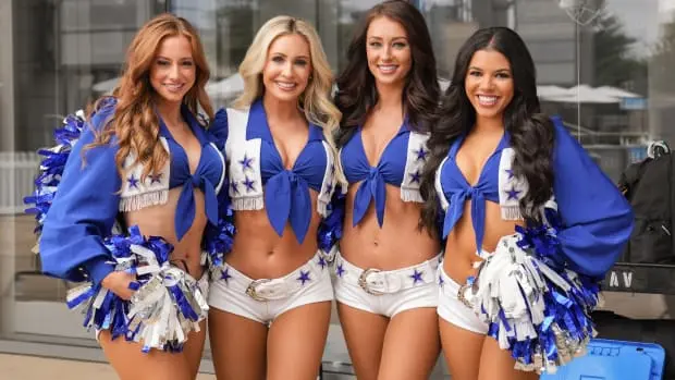 NFL World Reacts To Cowboys Cheerleader Photo - The Spun: What's