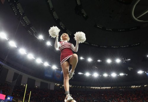Look: Football World Reacts To Alabama Cheerleader Video