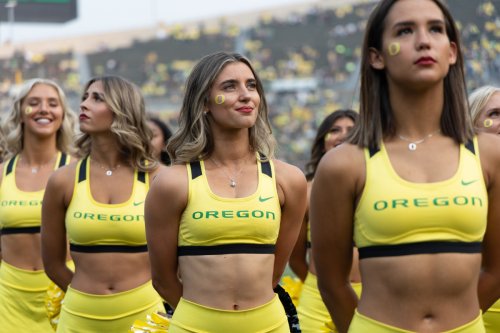Oregon Cheerleader Is Going Viral Before Kickoff vs. Colorado