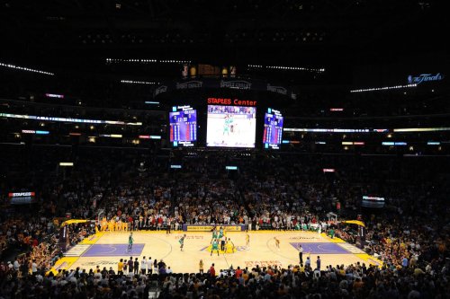 NBA World Reacts To 2 Serious Lakers Trade Rumors