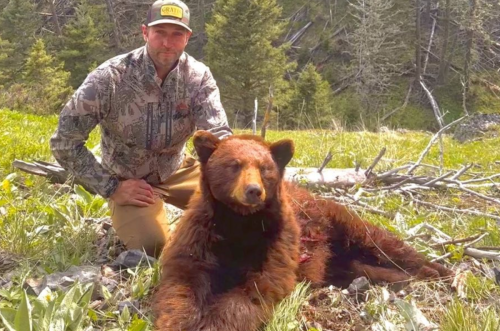 Animal Lovers Not Happy With Jay Cutler For 'Trophy Hunting' Photo