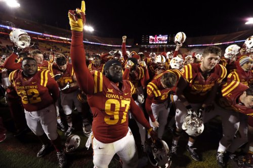 College Football World Reacts To End Of Texas-Iowa State Game