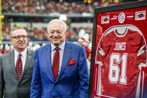 Report: Jerry Jones Has Made Massive Offer To Kentucky Commits