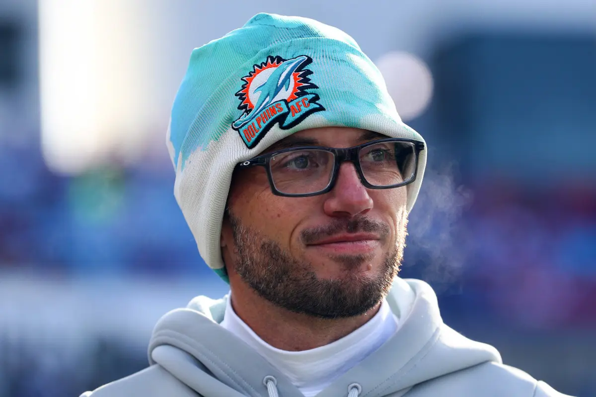 Catch The Blitz on Instagram: Mike McDaniel rocking a 'I wish it were  colder' shirt at #Dolphins practice ahead of their potential snow game in  Buffalo 