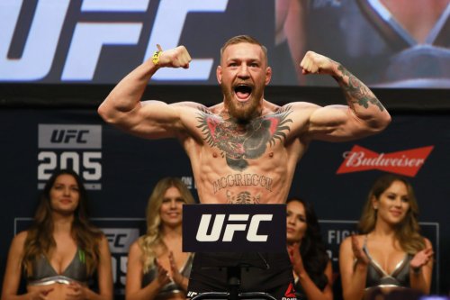Jake Paul spends $100k on 'sleepy Conor McGregor' necklace in latest taunt - Flipboard