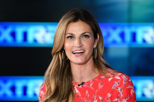 Look: NFL World Reacts To Erin Andrews' Vacation Photos