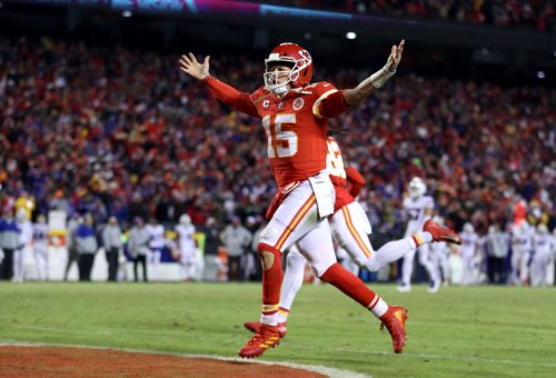 Look: NFL Refs Missed Blatant Penalty On The Chiefs