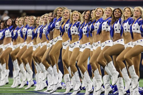 'Bombshell' Cowboys Cheerleader Stuns With NFL Draft Photo