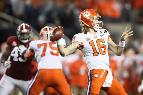 College Football World Reacts To Clemson's Performance Today