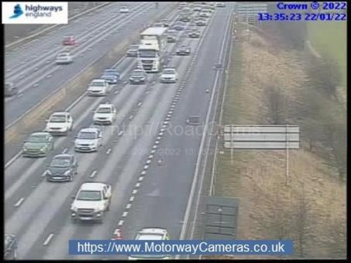 Motorists have been warned to expect tailbacks of three miles following M1 smash