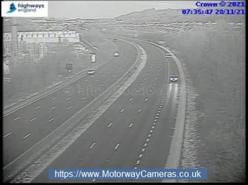 Snow in Sheffield: weather causes closures on M1
