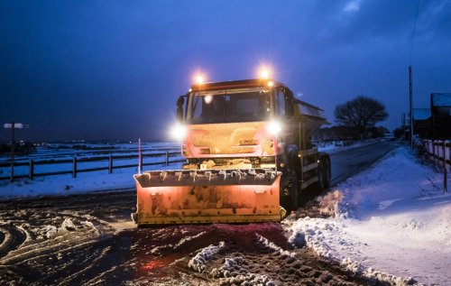 Grateful Sheffield business owners offer gritter driver free breakfast
