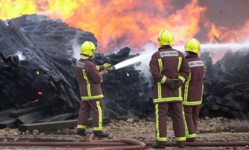 Residents told to shut windows as serious blaze breaks out in South Yorkshire