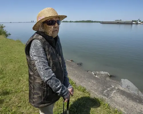 Quebec homeowners say Ottawa must address decades of erosion caused by ship traffic