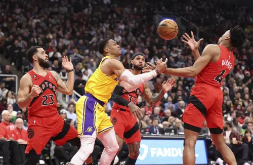 Raptors overmatch weakened Lakers