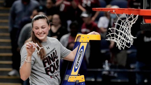 Elysa Wesolek lands at new spot after transferring from USC women’s basketball