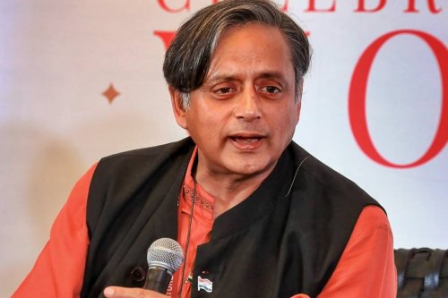 UDF convener expresses displeasure over Tharoor’s remarks on ‘Sengol’