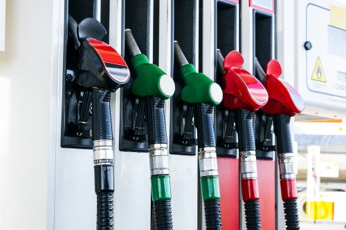 Pump owners refuse to supply fuel to govt cars on credit - The Statesman