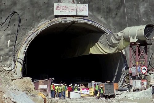 PM Modi inquires status of Uttarakhand Tunnel Rescue from CM Dhami; vertical drilling to begin soon - The Statesman