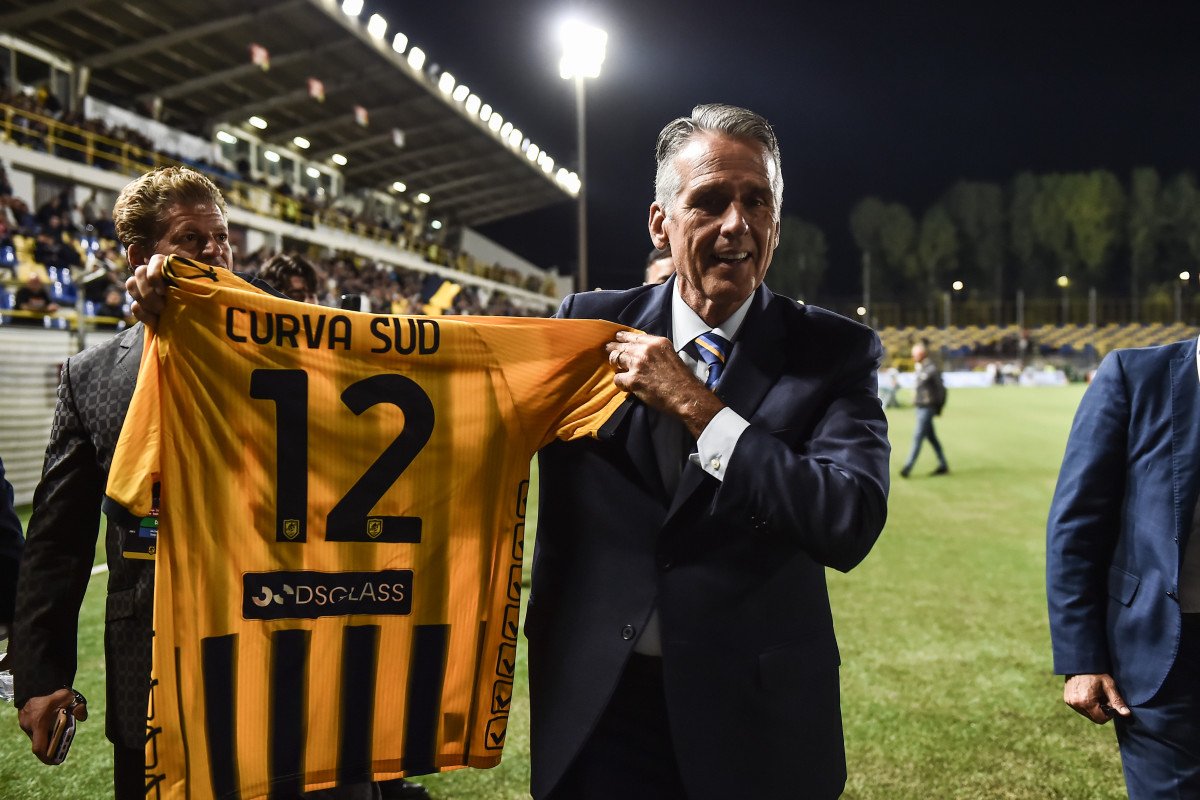 Nasdaq-listed stock crashes after dumping soccer team to buy Solana