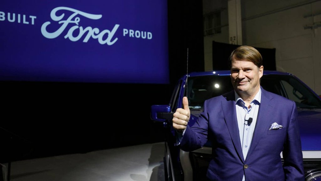 AUTOMOTIVE NEWS  - cover