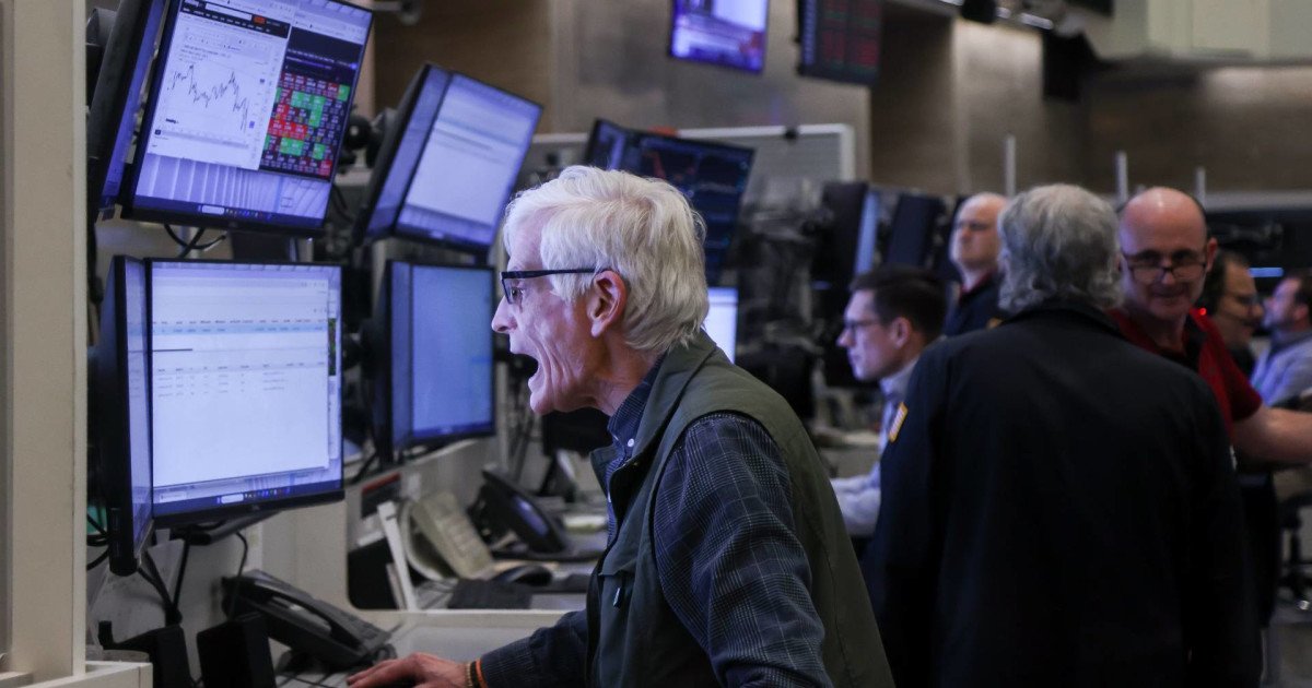 Market tumble sends investors scrambling: Here’s what to do now