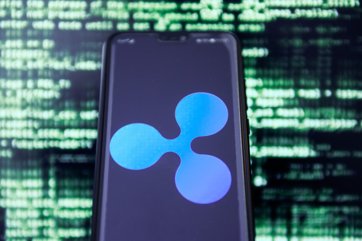 XRP, Solana rally as October ETF deadlines near