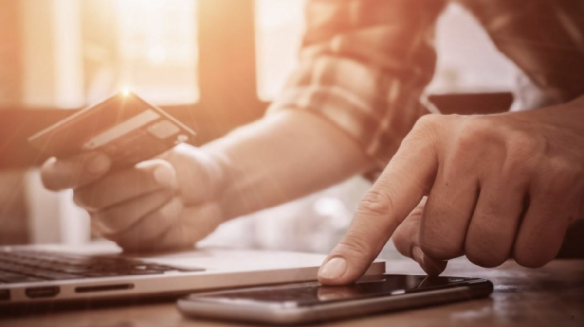 Famous credit card company buys pizza using crypto