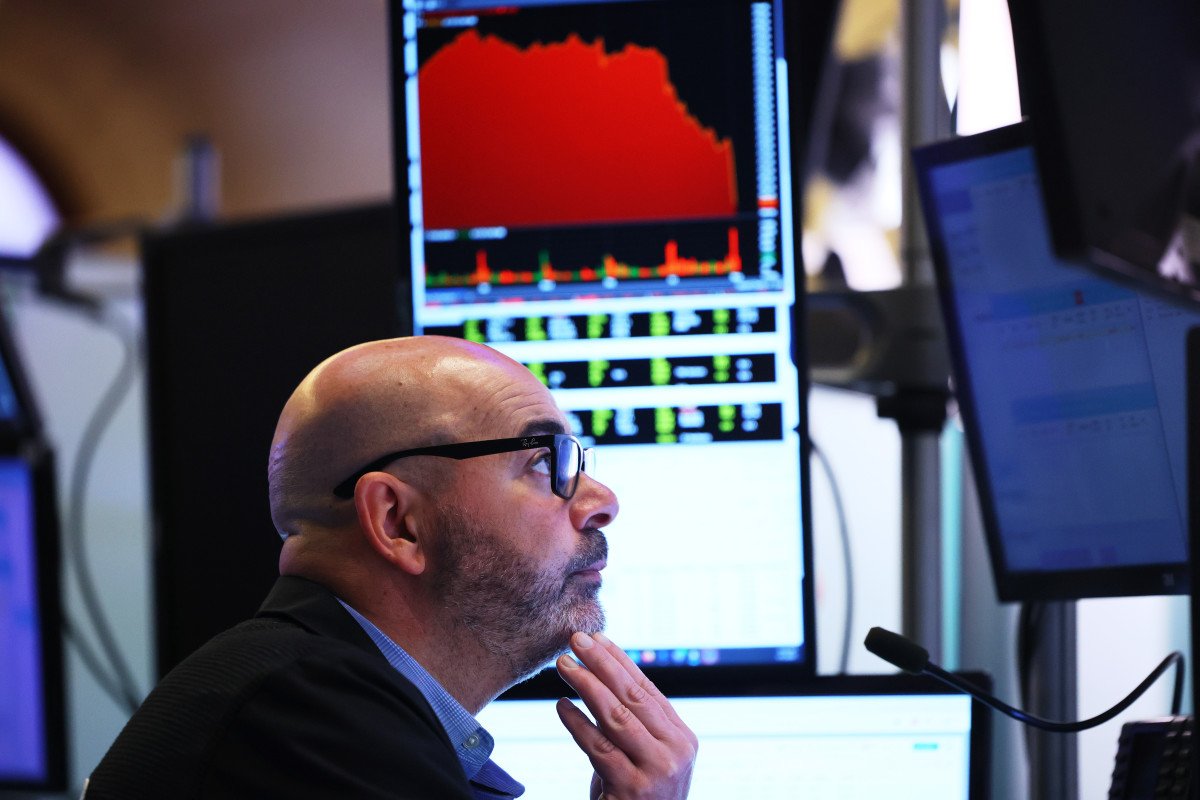 AI stock crashes 60% on shocking crypto announcement