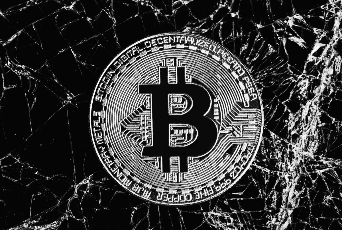 Bitcoin analyst who nailed 2022 low says another bottom is near