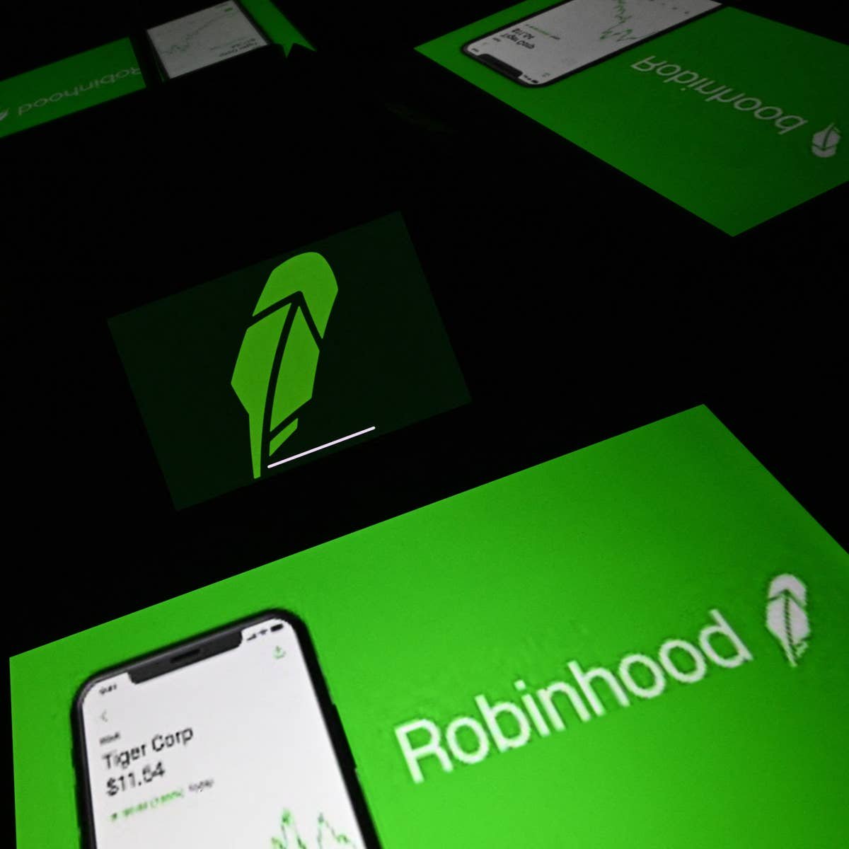 Senior analyst revamps Robinhood price target amid hyperscaling potential