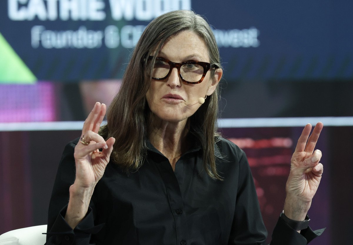 Cathie Wood has brutal response to 50% Bitcoin crash