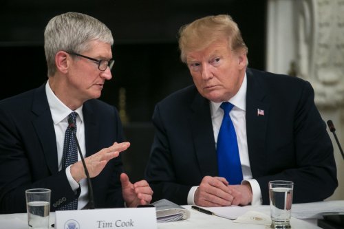 Apple CEO had a surprising way to deal with Trump's tariff policy